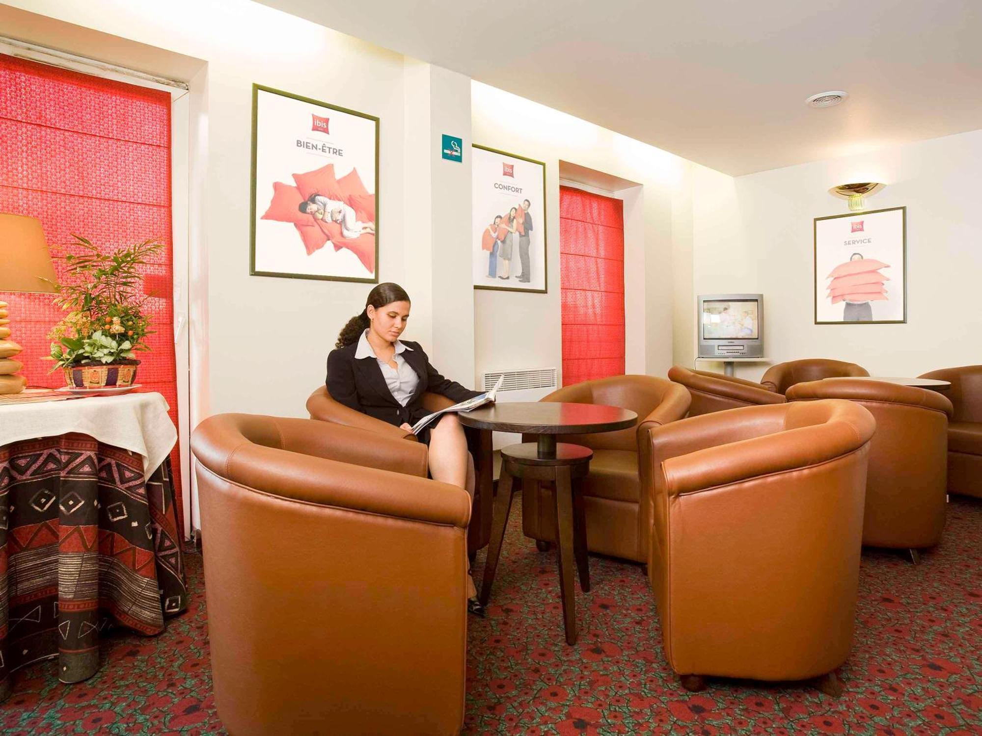 Отель Ibis Paris Le Bourget Ла-Курнёв Экстерьер фото